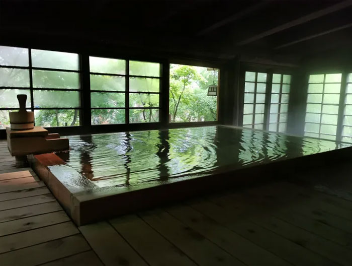 bain-japonais-hinoki