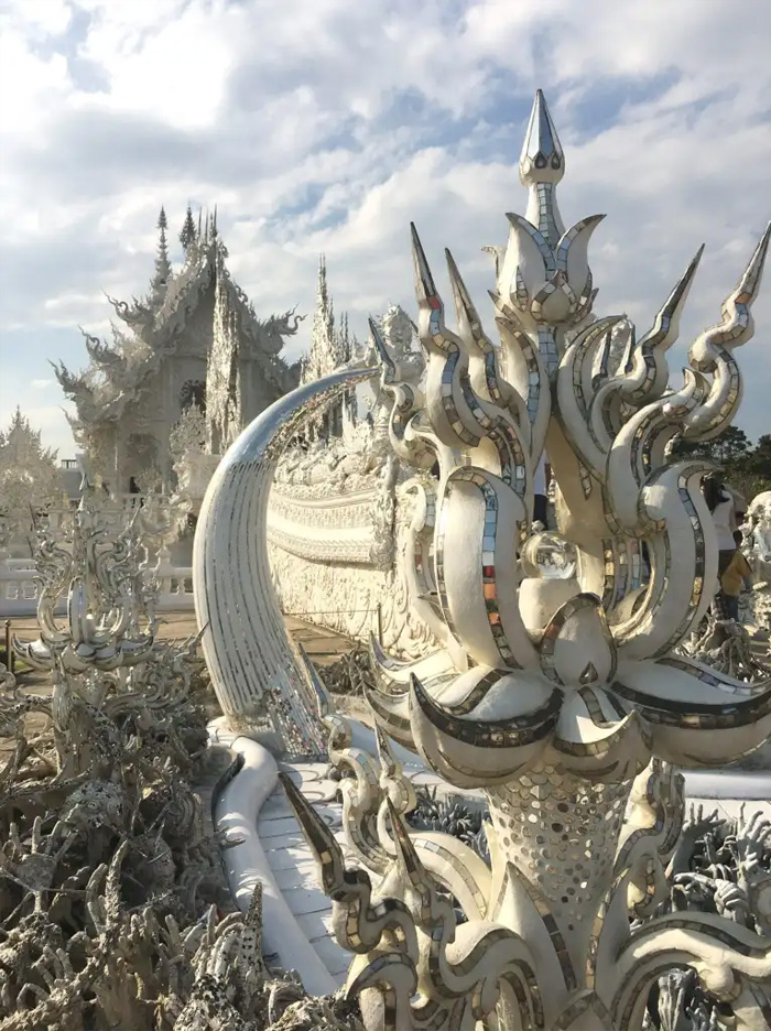 sculpture-temple-blanc-wat-rong-khun