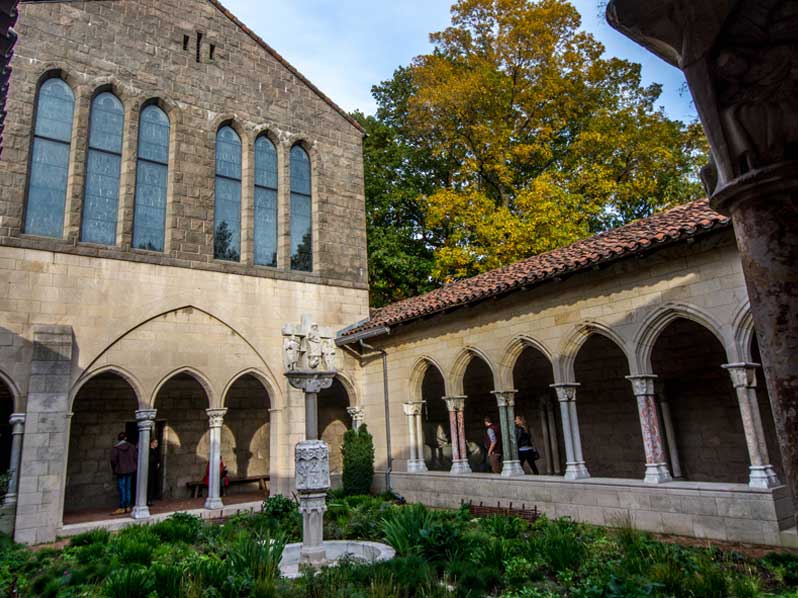 visite-the-cloisters-new-york-met-museum