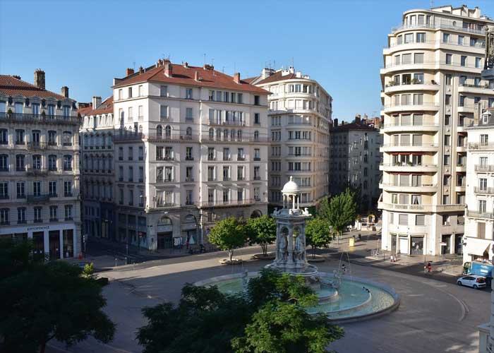 lyon-place-jacobins