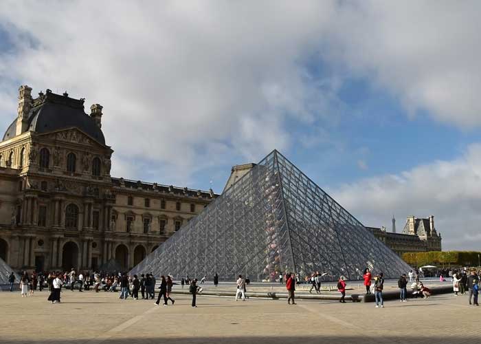 pyramide-louvre-paris