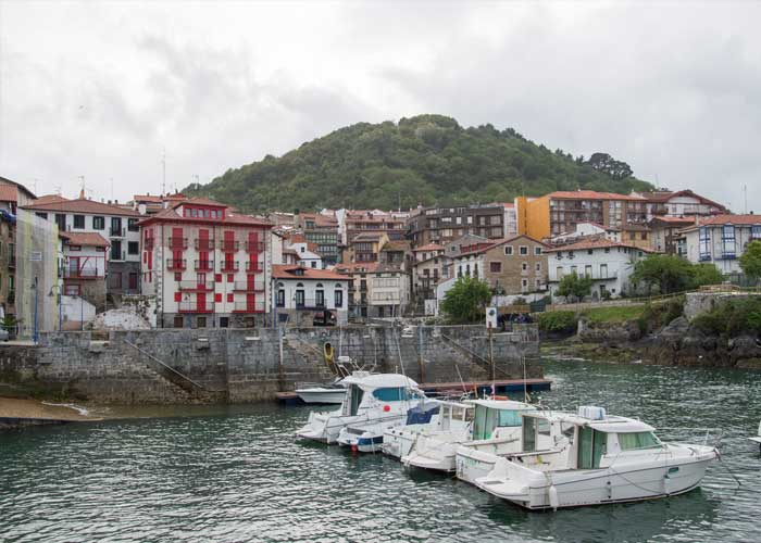 petit-village-bord-de-mer-espagne-mundaka