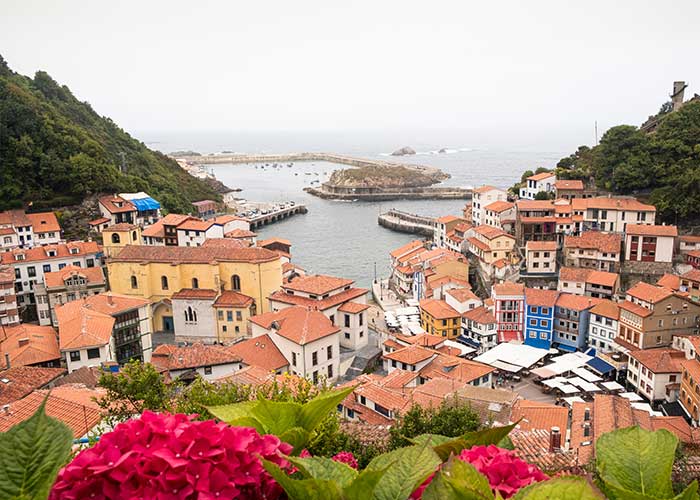 village-cotier-cudillero-espagne