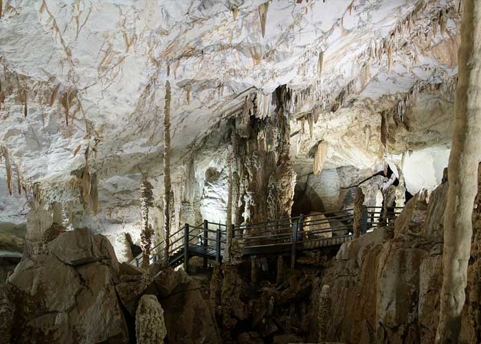 grotte-parc-national-gunung-mulu-malaisie