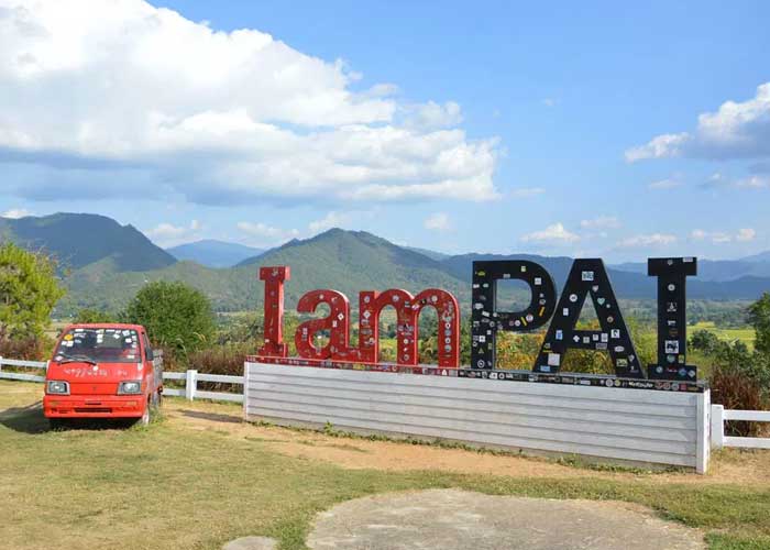 panneau-touristique-pai-thailande