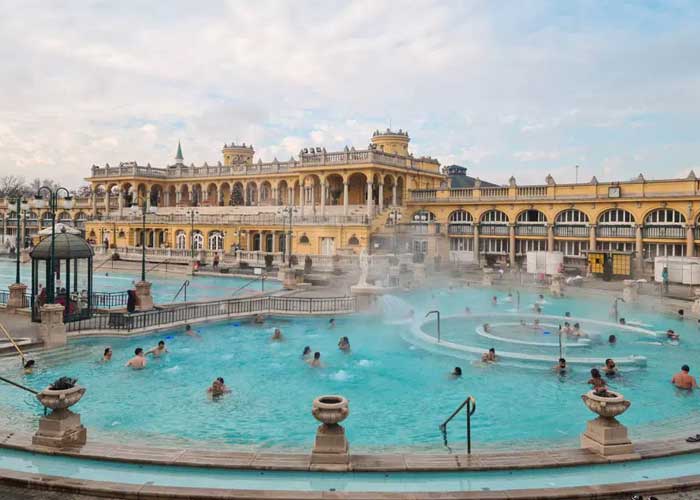 thermes-de-szechenyi-budapest