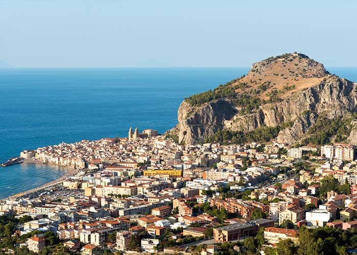 village-cefalu-et-rocher