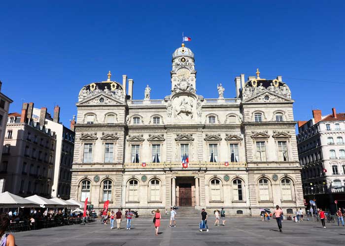 place-des-terreaux-lyon