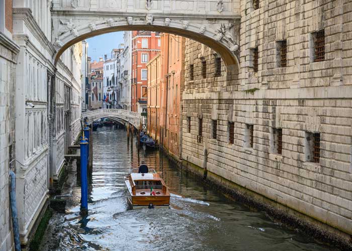 bateau-taxi-venise