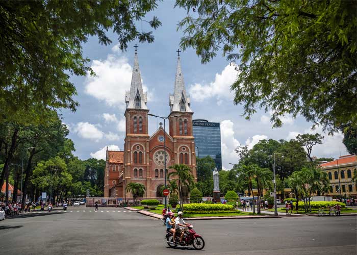 eglise-notre-dame-saigon