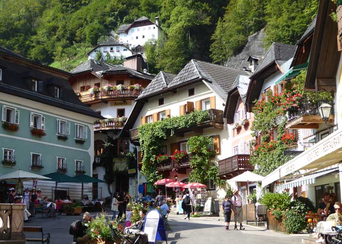 ruelle-commercante-touristique-hallstatt