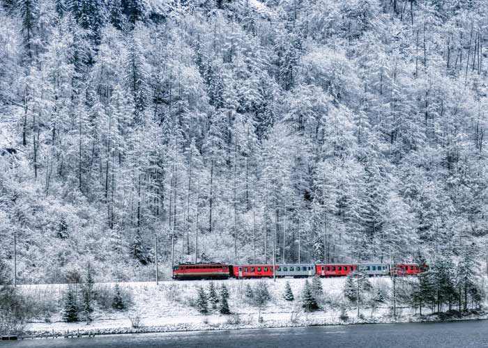train-hallstatt-hiver