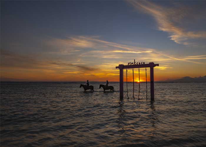 balancoire-plage-ile-gili