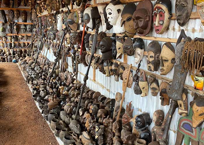 boutique-souvenir-objet-bois-tanzanie