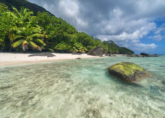 ile-silhouette-seychelles