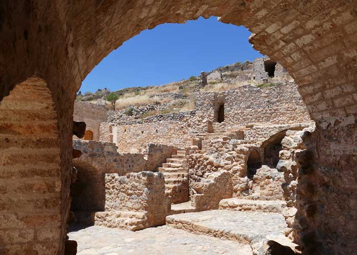 entree-mur-ville-medievale-monemvasia