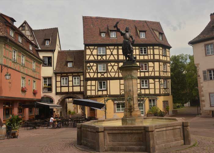 place-ancienne-douane-colmar