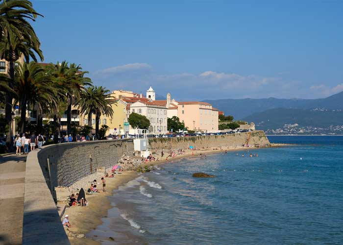 plage-visiter-ajaccio