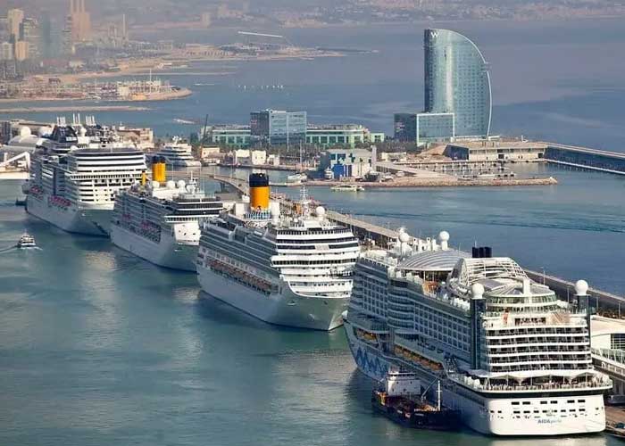 port-bateau-de-croisiere-enorme