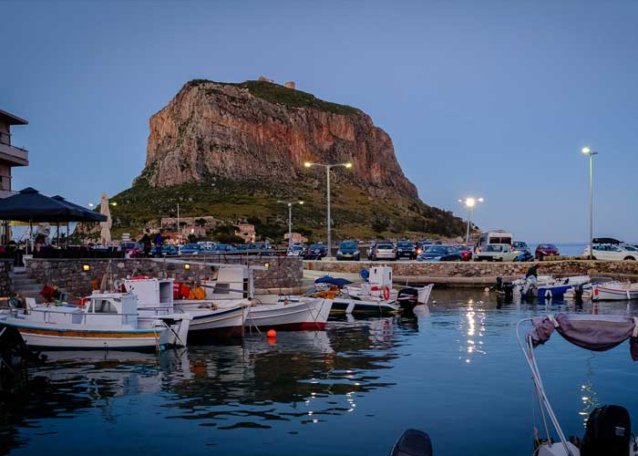 port-monemvasia-vue-ancienne-ville