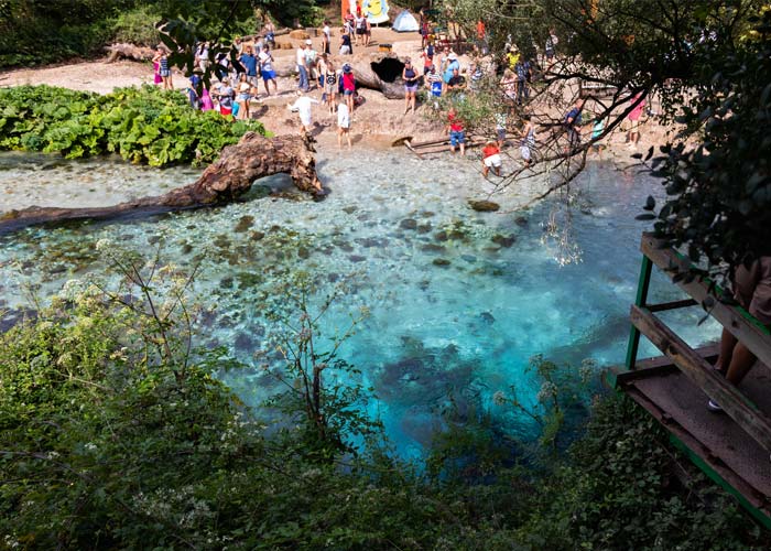baignade-blue-eye-albanie