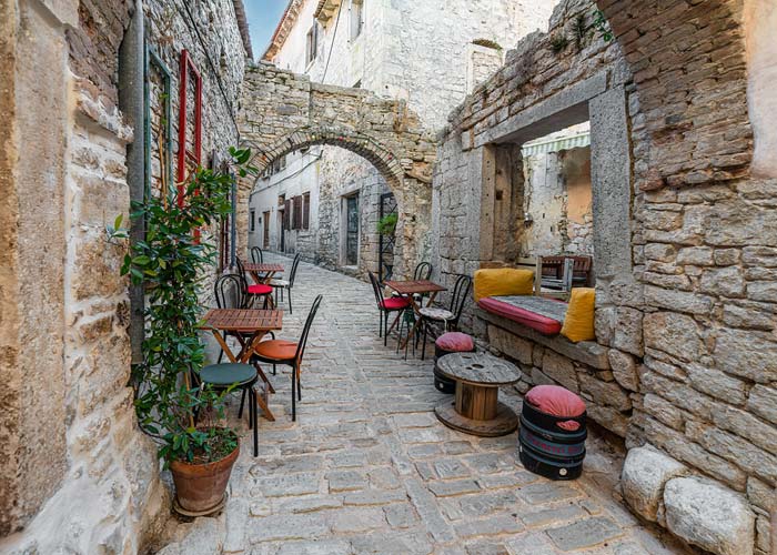village-medieval-bale-rovinj
