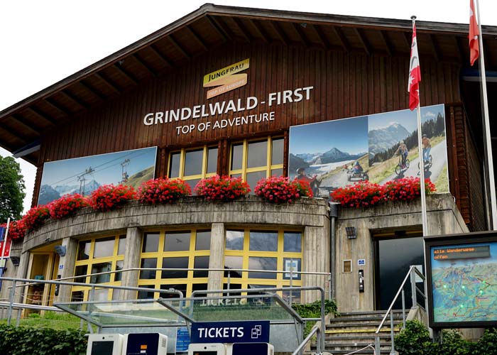 entree-telepherique-grindelwald-first