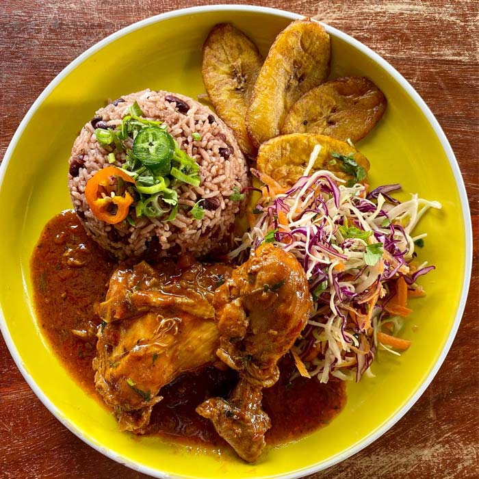 manger-pollo-caribeno-puerto-viejo