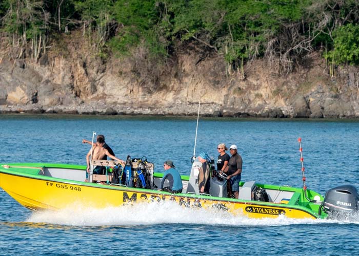 activites-nautiques-plage-diamant-martinique