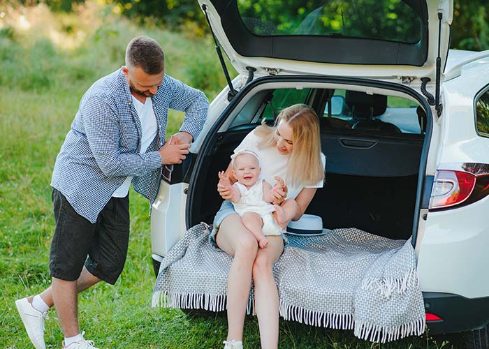faire-pauses-voyage-voiture-avec-bebe