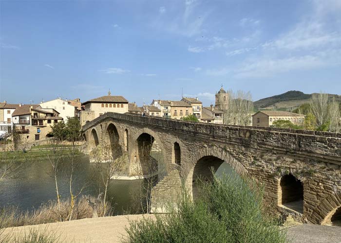 puente-la-reina-village-navarre