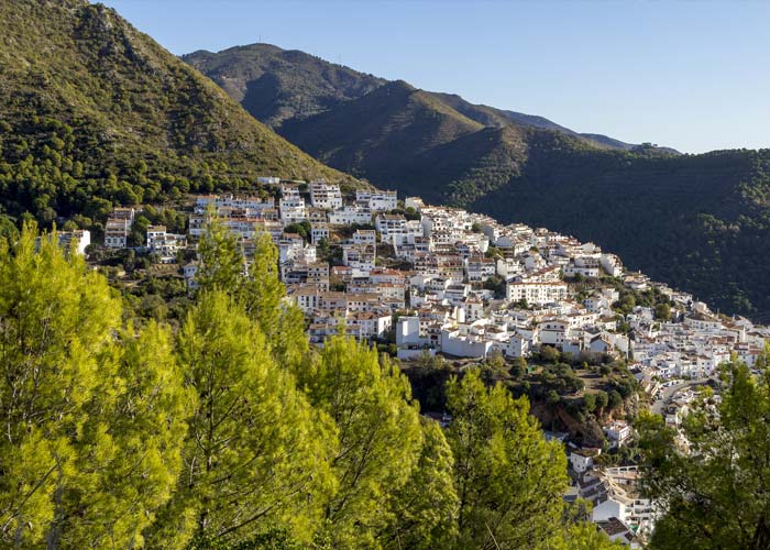village-ojen-malaga