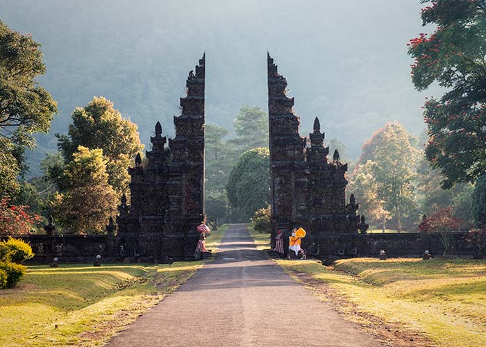handara-gate-munduk-bali