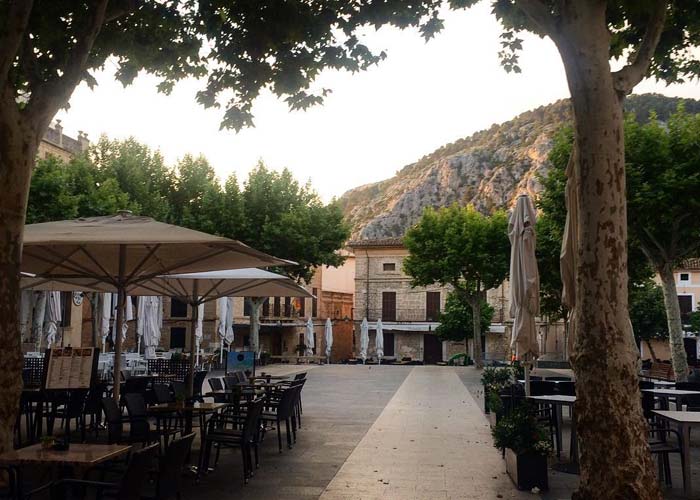plaza-mayor-pollenca
