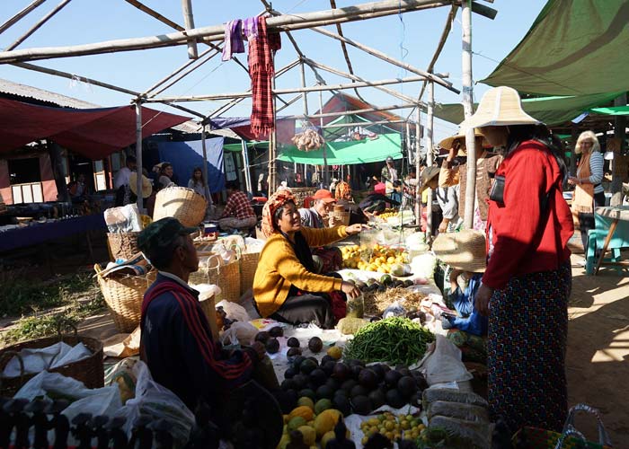 marche-lac-inle-phaung-daw