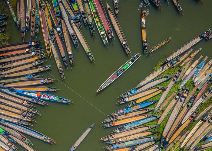 vue-du-ciel-marche-flottant-bateau-inle