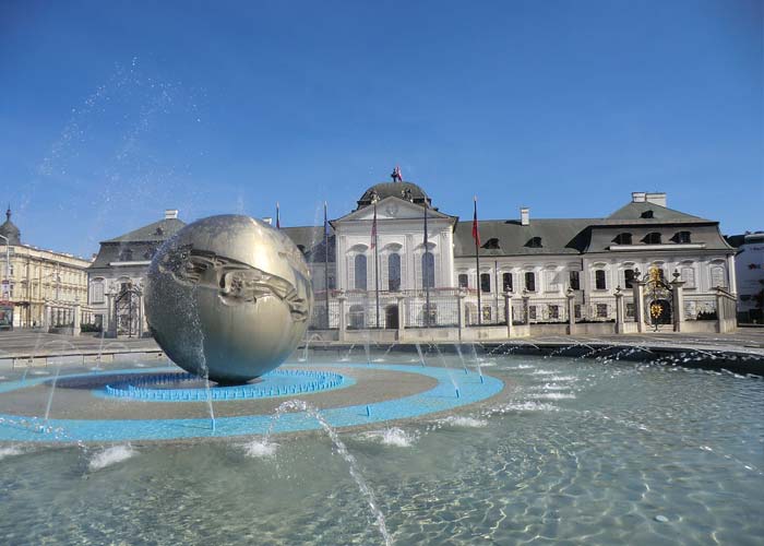 palais-grassalkovich-bratislava