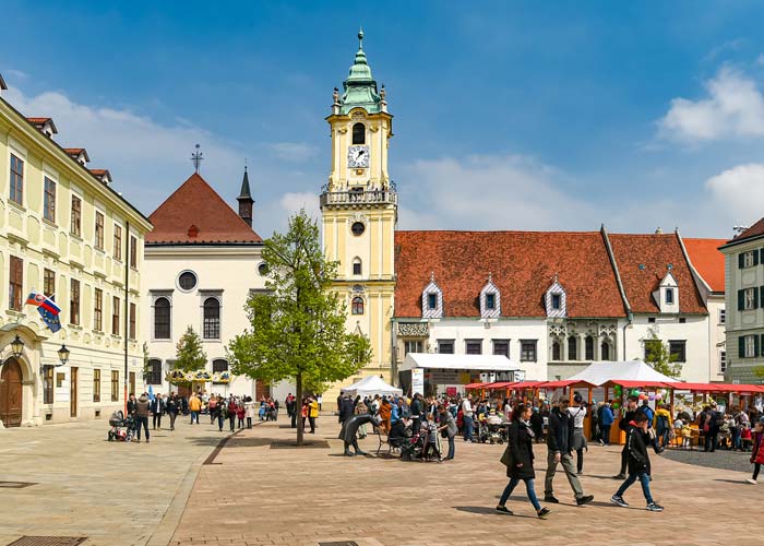 place-hlavne-namestie-bratislava