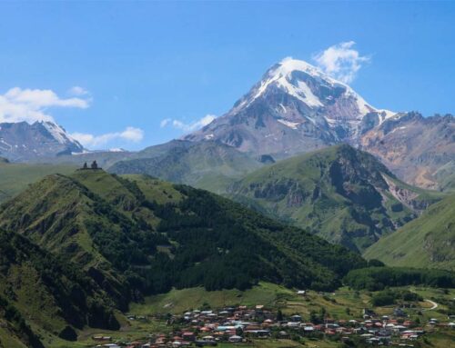 Que voir à Kazbegi – Stepantsminda : Mon guide de 20 lieux et activités