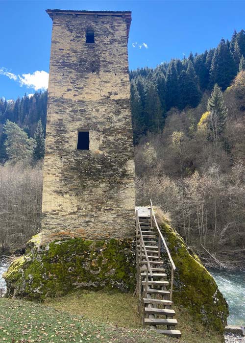 tour-de-amour-riviere-enguri
