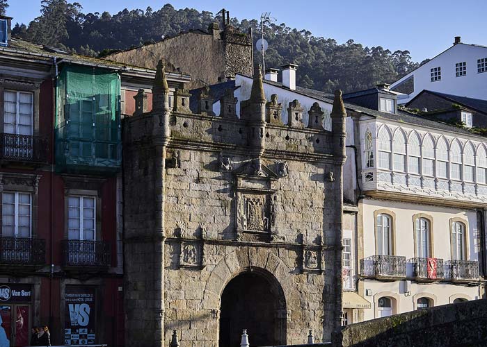 porte-charles-quint-viveiro