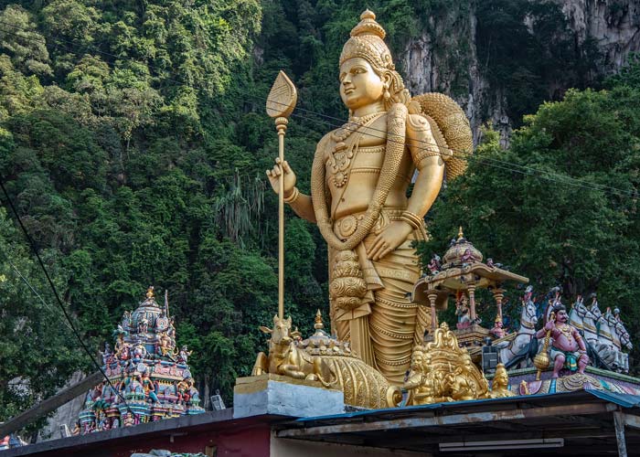 murugan-statue-grotte-batu